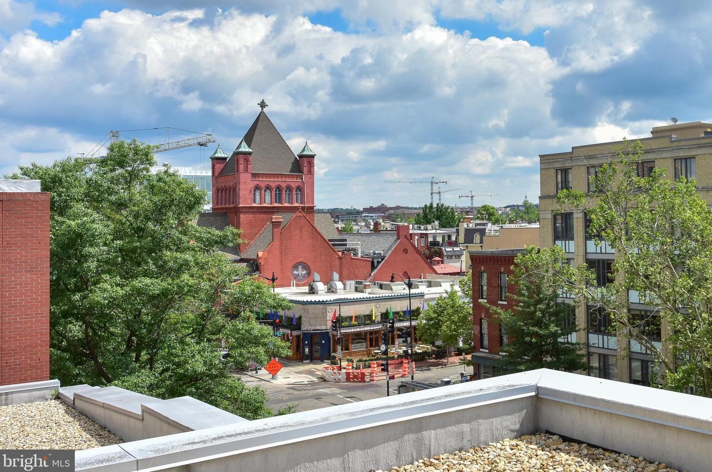 1401 Church St, Washington DC  20005-1903 exterior