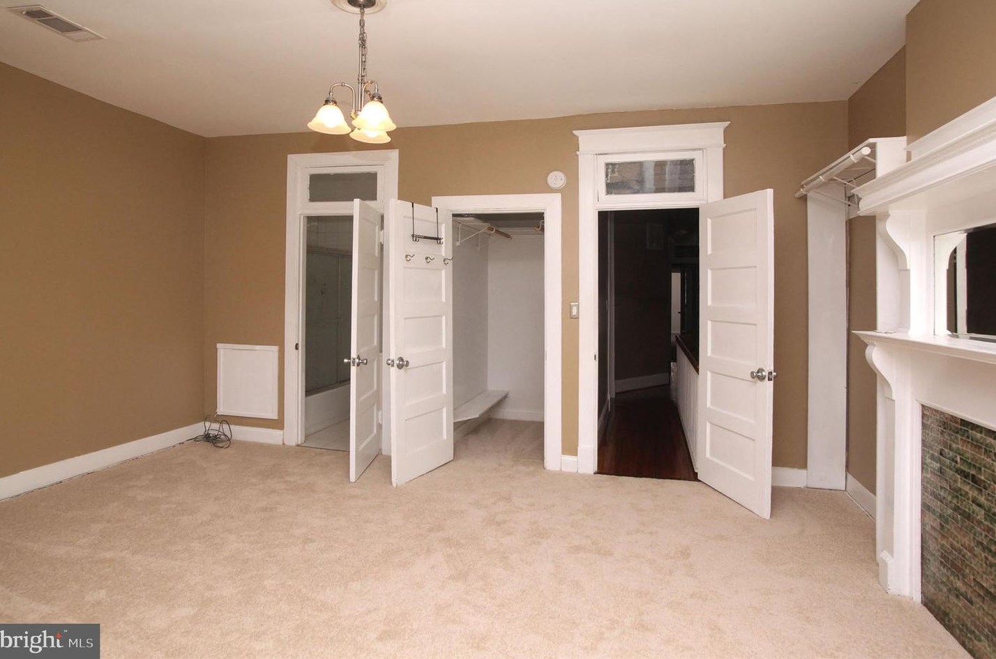 1102 Euclid St, Washington DC 20009-5328 exterior