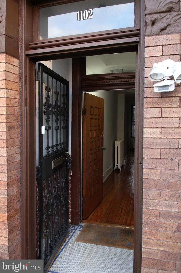 1102 Euclid St, Washington, DC 20009-5328