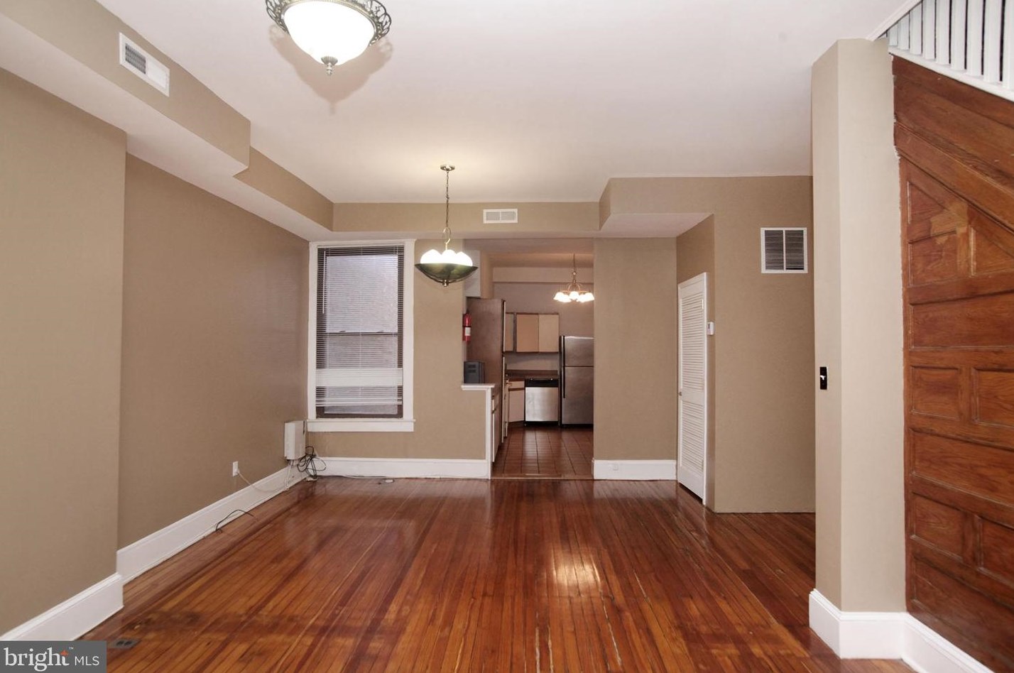 1102 Euclid St, Washington DC 20009-5328 exterior