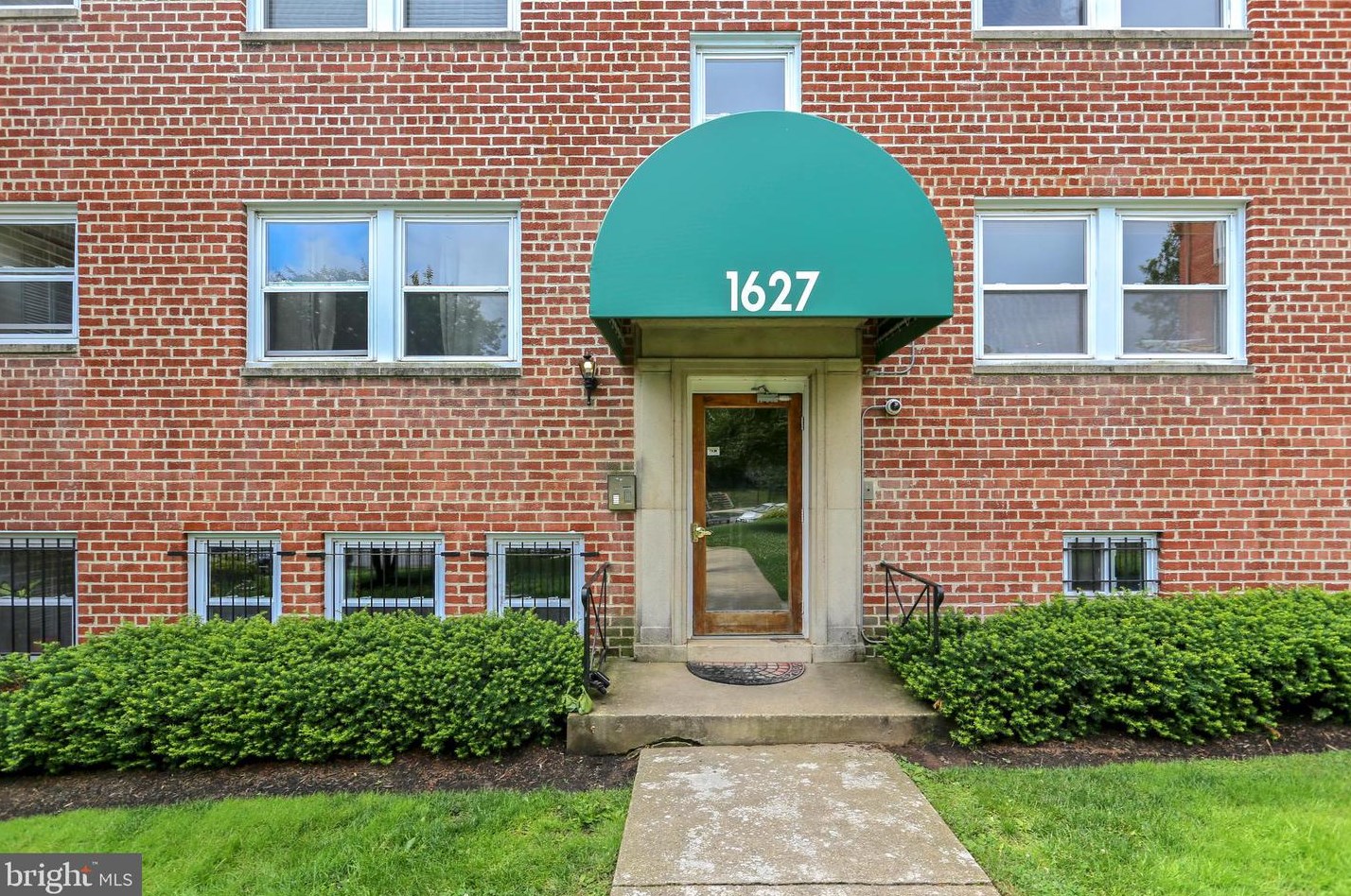 1627 Massachusetts Ave, Washington DC  20003-1649 exterior