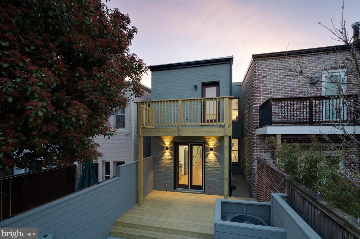 522 4th St, Washington DC  20003-4212 exterior
