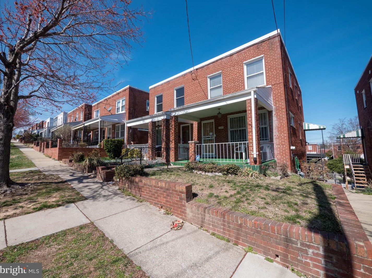 5235 Chillum Pl, Washington, DC 20011-6417