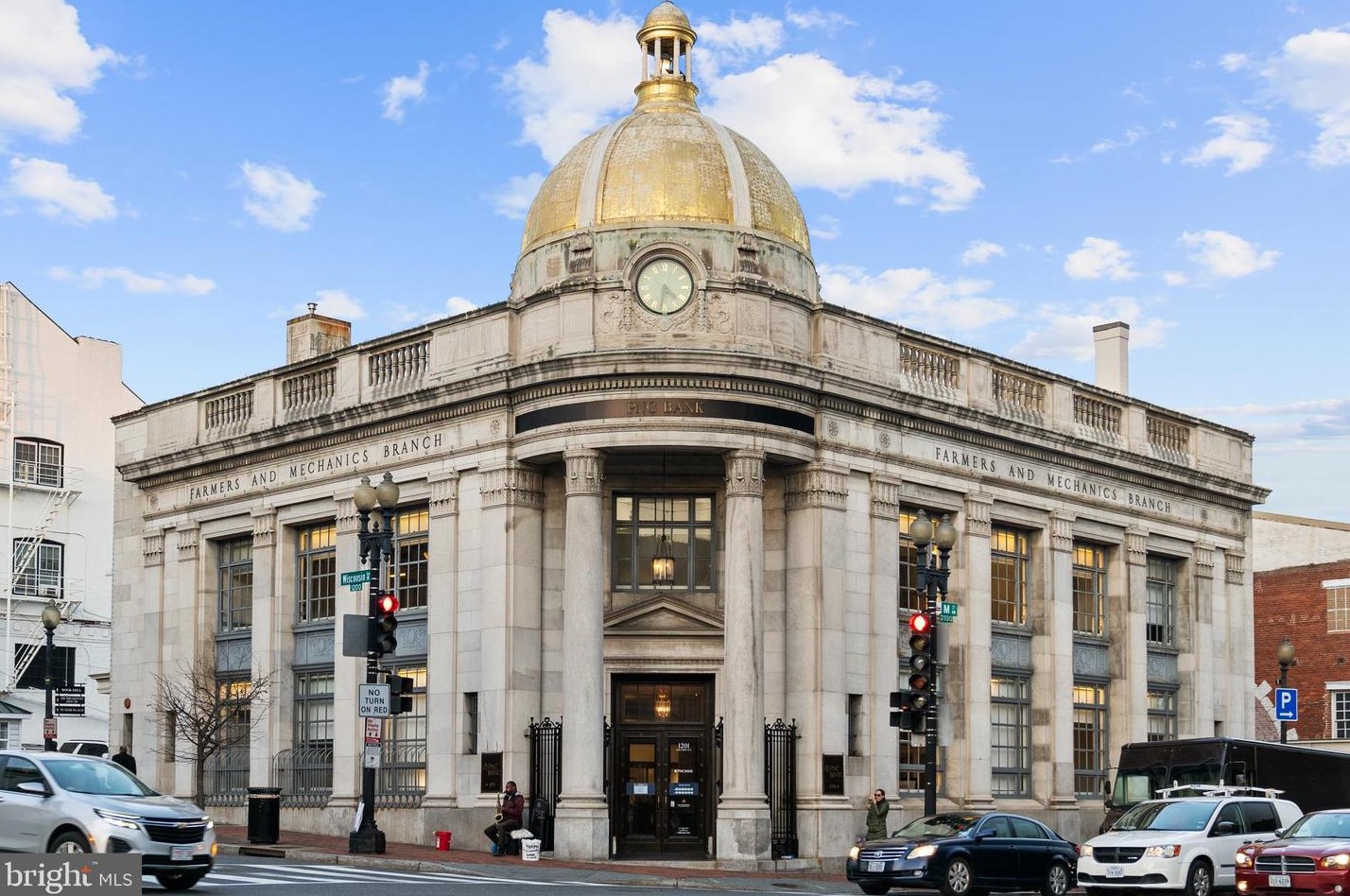 1657 31st St, Washington DC 20007-2967 exterior