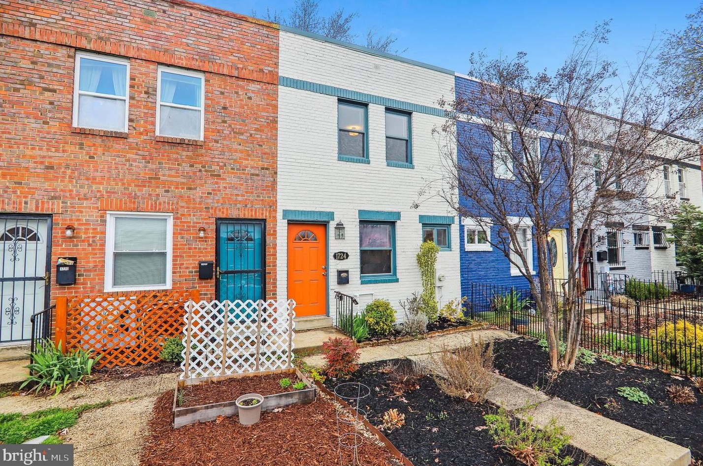 1724 Gales St, Washington, DC 20002-7206