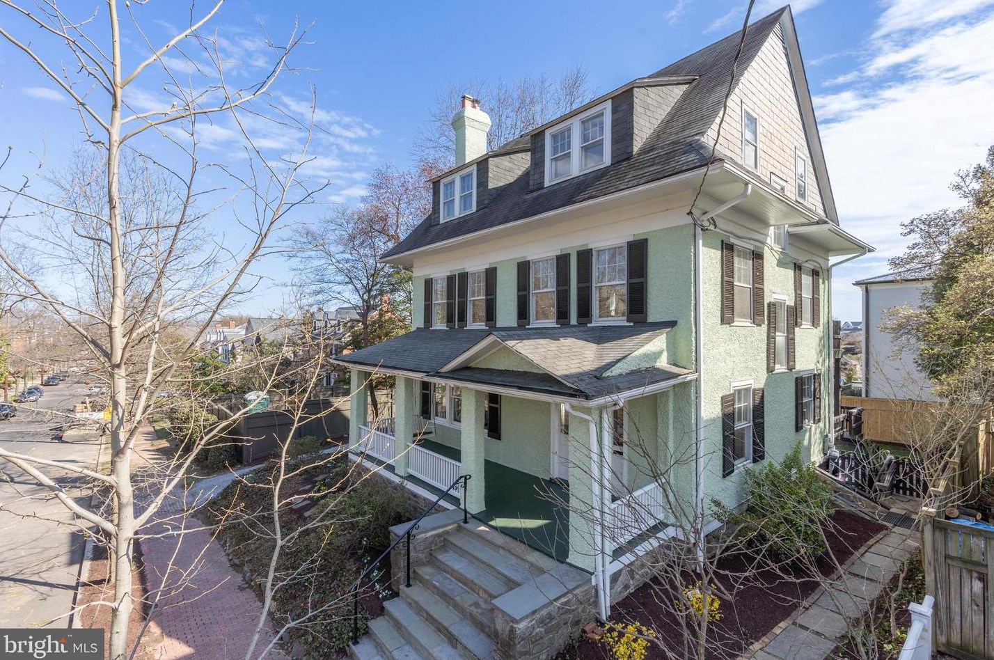3432 Lowell St, Washington, DC 20016-5023