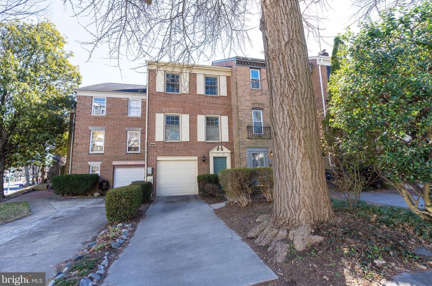 3702 Huntington St, Washington, DC 20015-1818