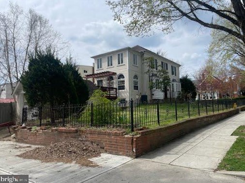 330 Peabody St Nw, Washington, DC 20011