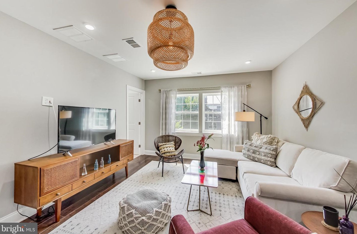 716 Jackson St Ne #716-2, Washington, DC 20017