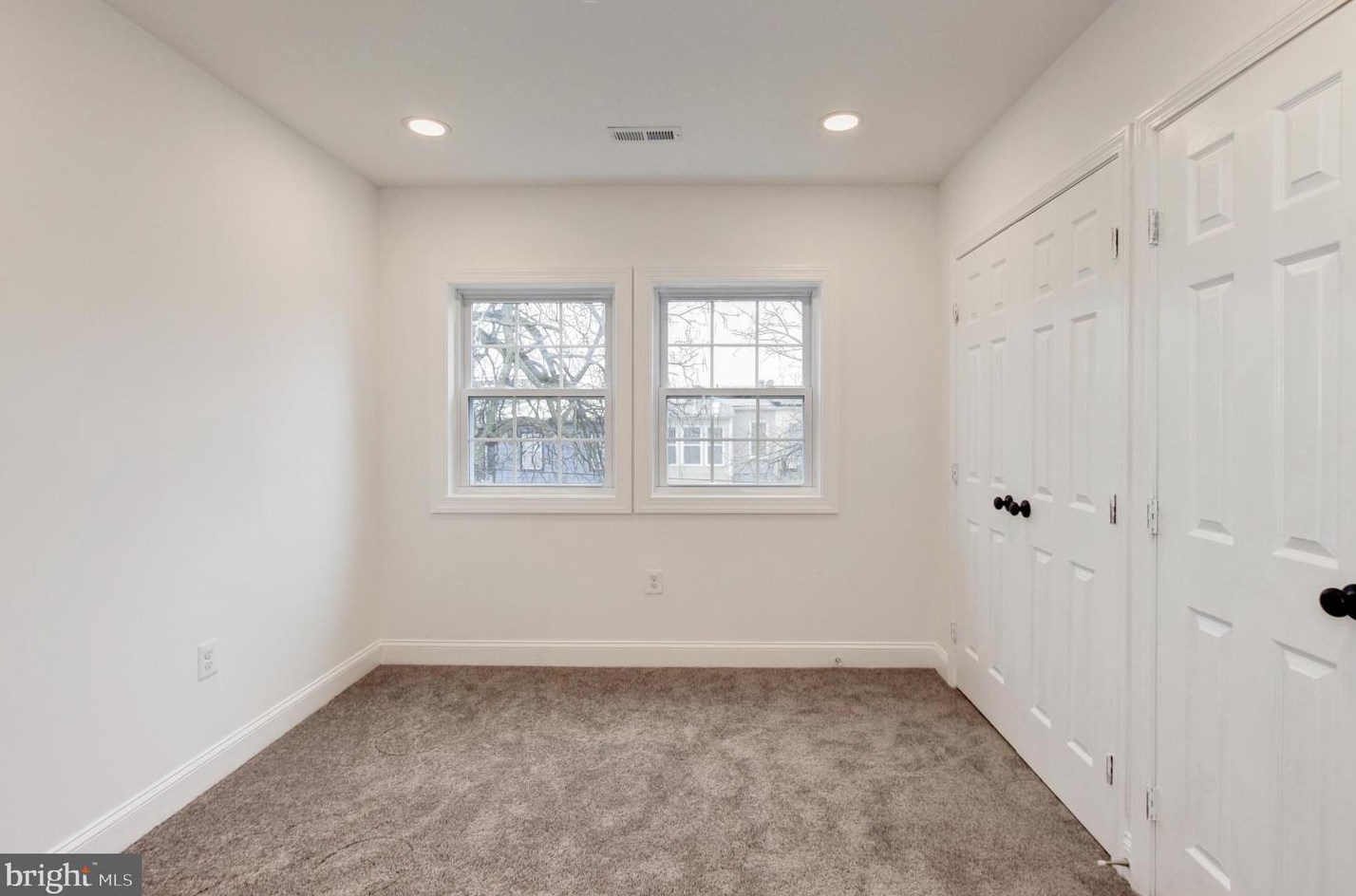 1214 18th Pl Ne Apt 4, Washington, DC 20002