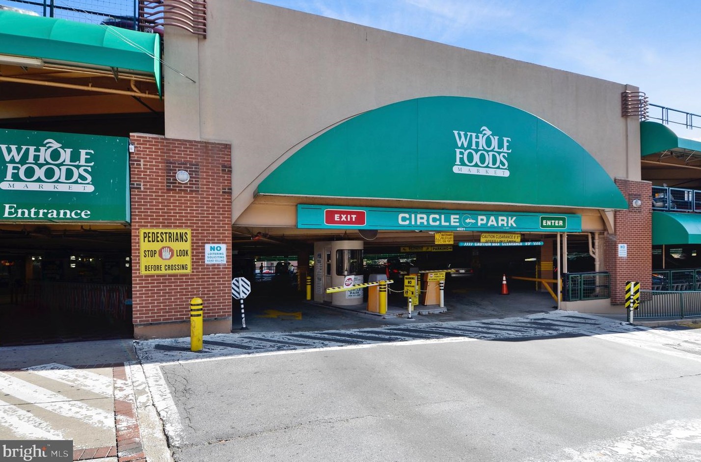 4301 Massachusetts Ave, Washington DC  20019-5623 exterior