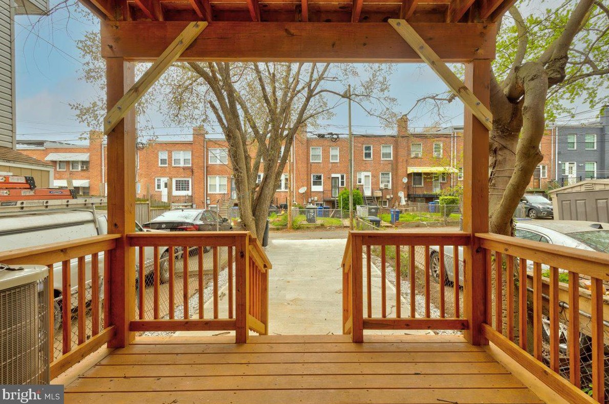 1818 L St, Washington DC 20002-3024 exterior