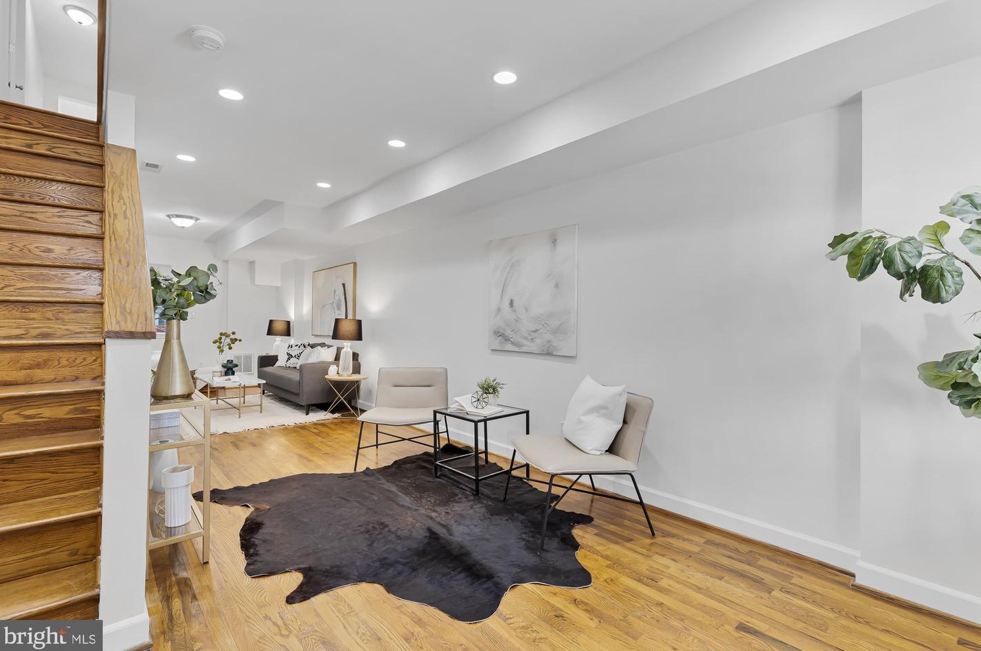 542 Newton Pl, Washington, DC 20010-1710