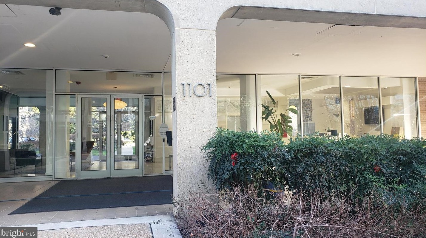 1101 3rd St Sw #401, Washington, DC 20024