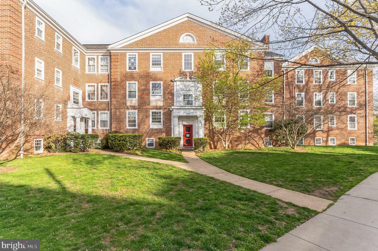 3670 38th St, Washington DC 20016-2911 exterior