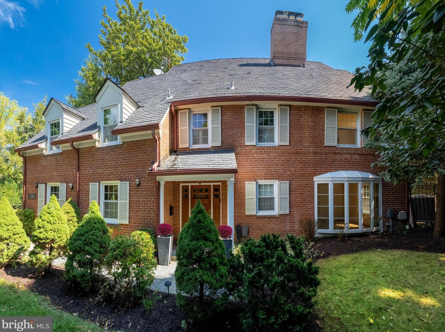 1699 Foxhall Rd Nw, Washington, DC 20007