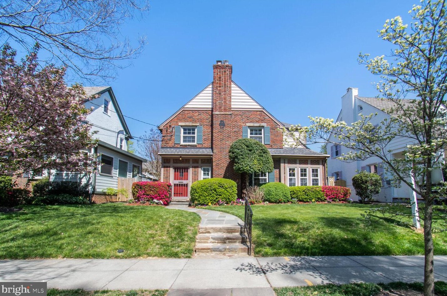 7521 Morningside Dr, Washington, DC 20012-1554