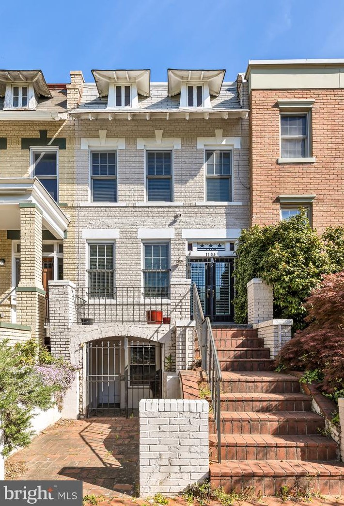 1104 D St, Washington, DC 20003-2230