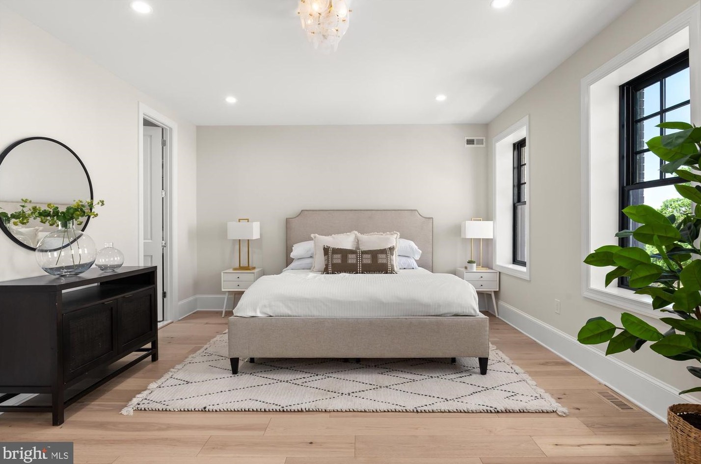 1868 Monroe St, Washington DC  20018-2736 exterior