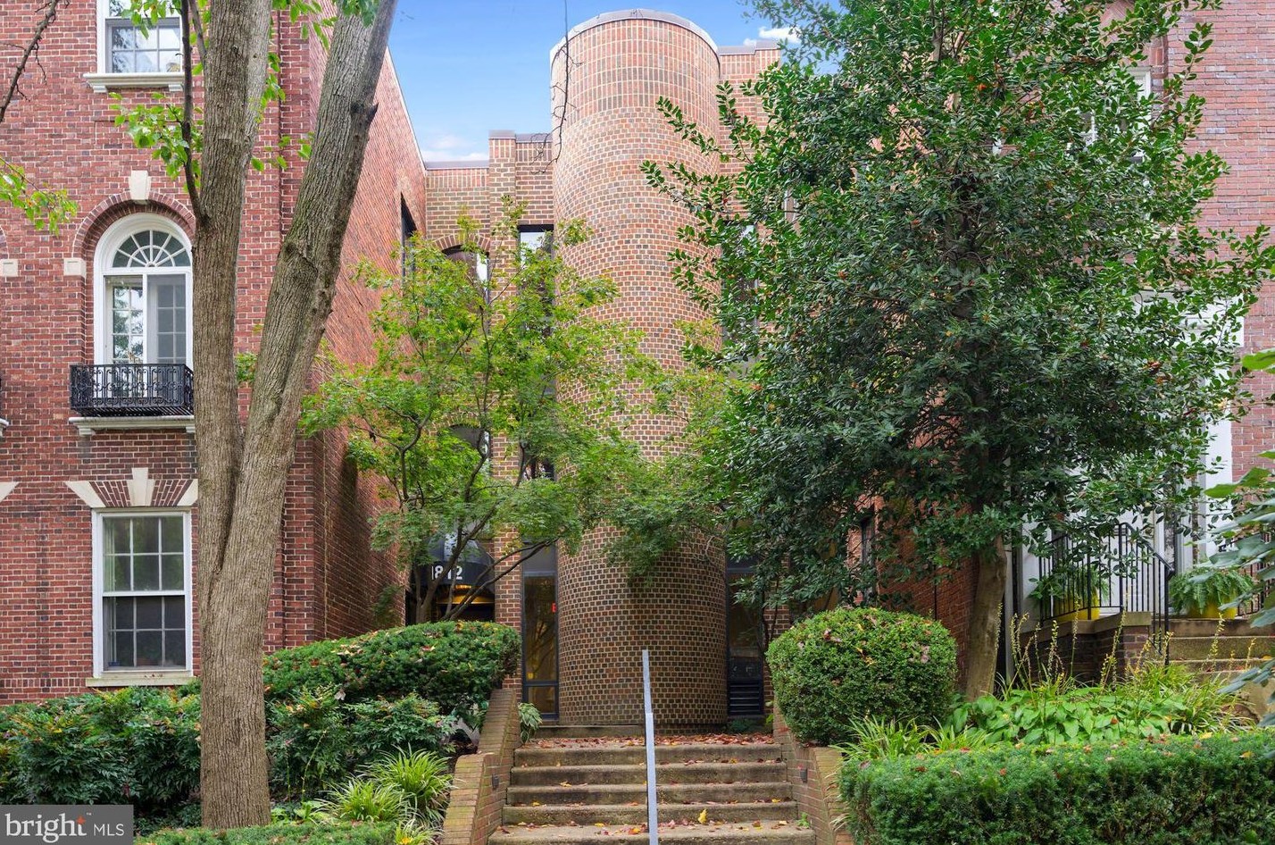 1812 Wyoming Ave, Washington, DC 20009-1889