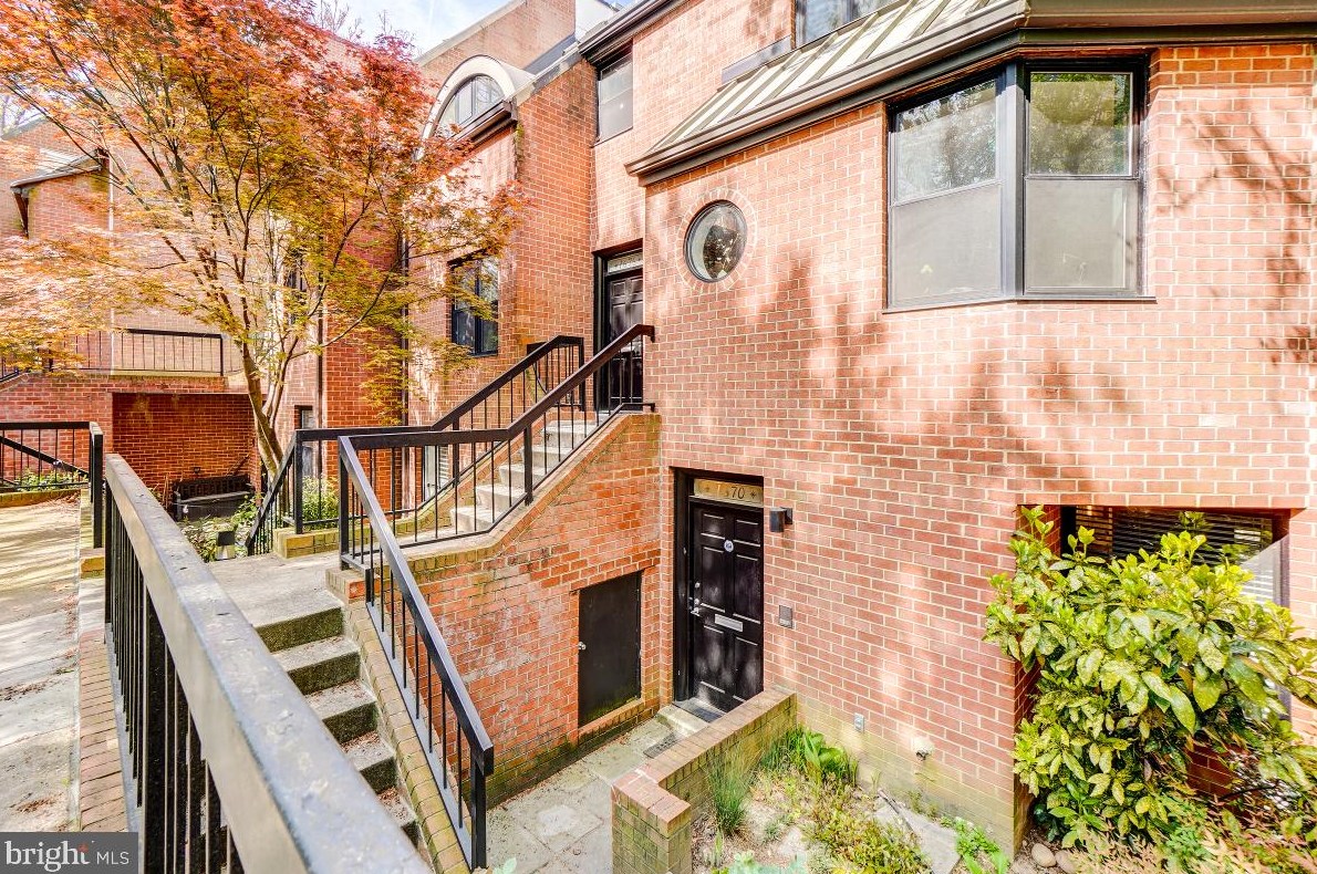 1670 Oak St Nw, Washington, DC 20010