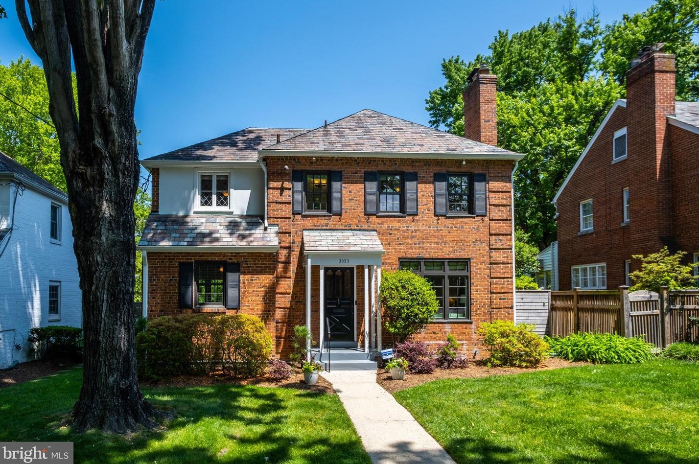 3933 Garrison St, Washington, DC 20016-4219