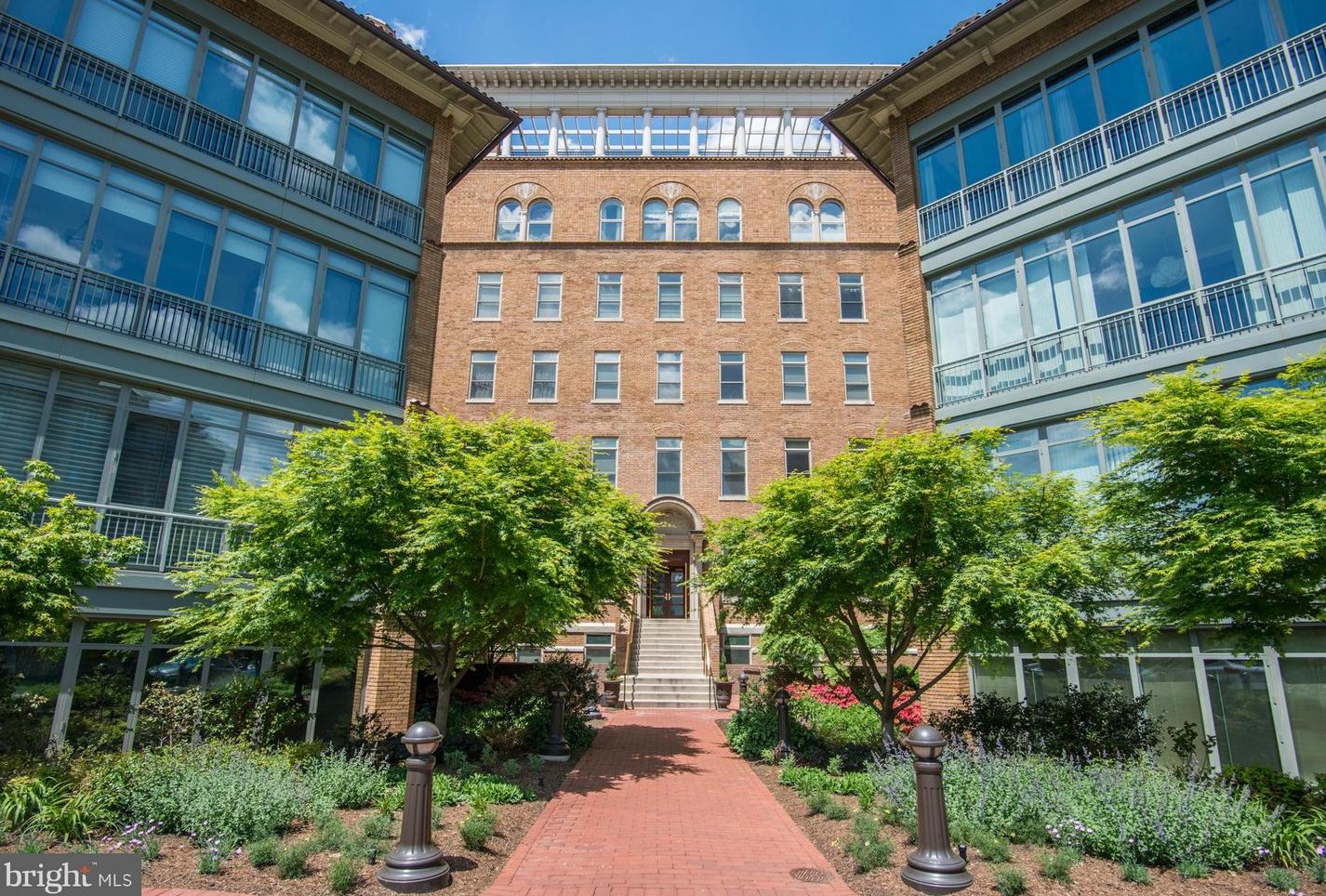 2425 L St Nw #319, Washington, DC 20037