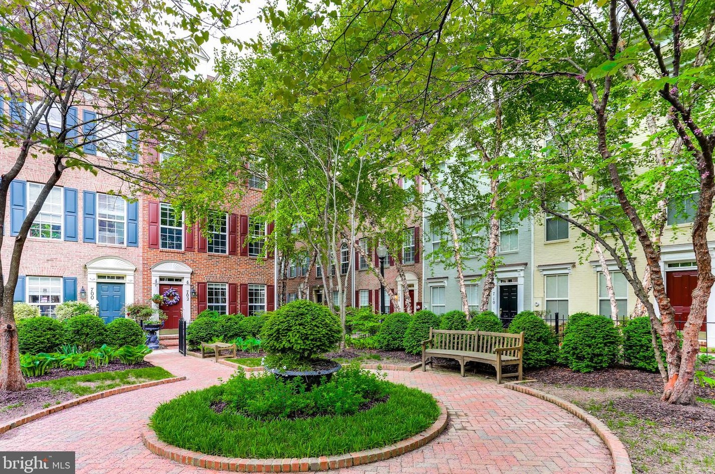708 Capitol Square Pl Sw, Washington, DC 20024