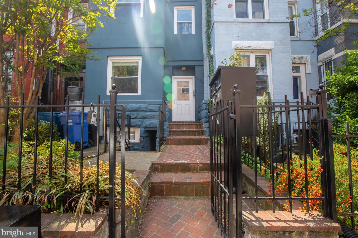 1454 Newton St Nw #401, Washington, DC 20010