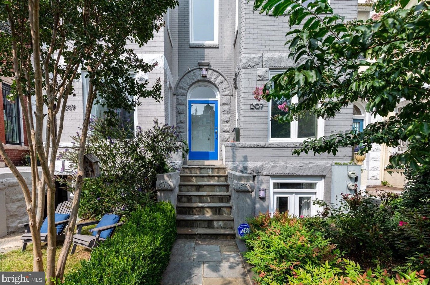 1207 Girard St Nw #1, Washington, DC 20009