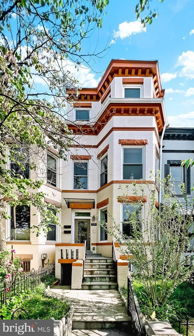 59 R St Ne #1, Washington, DC 20002