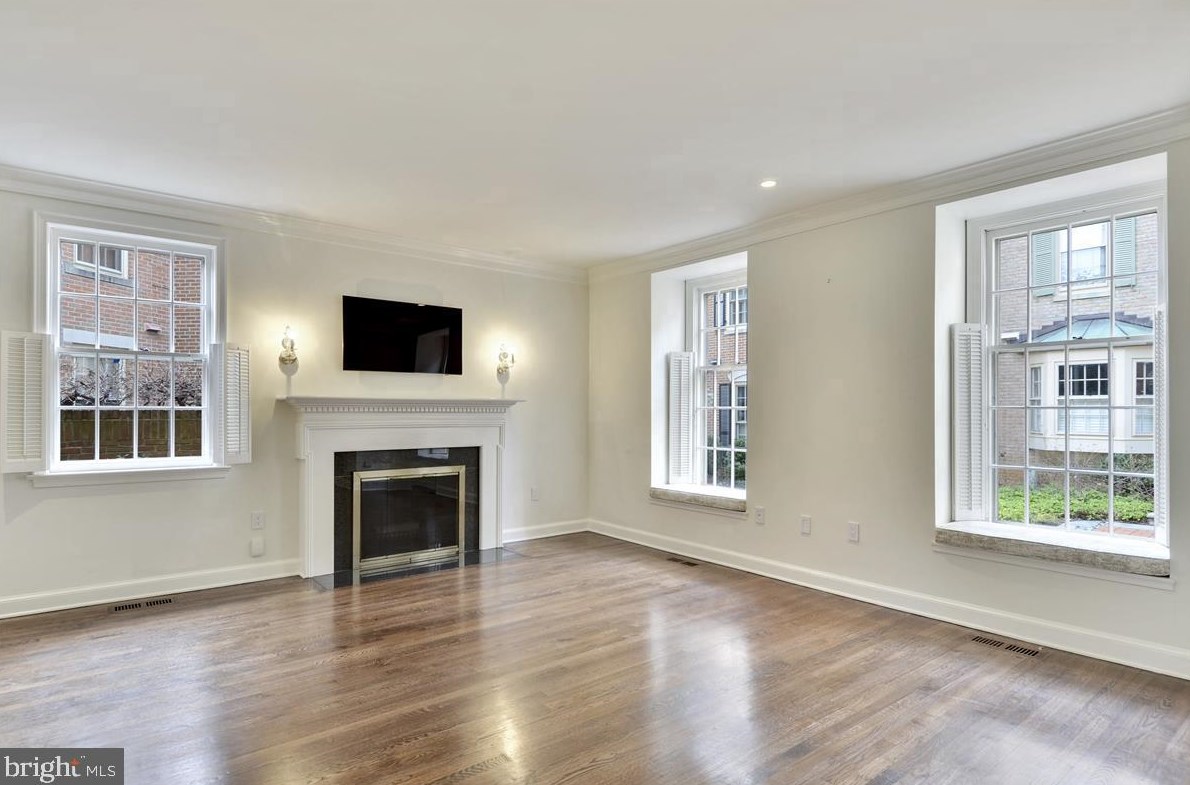 4432 Westover Pl Nw, Washington, DC 20016