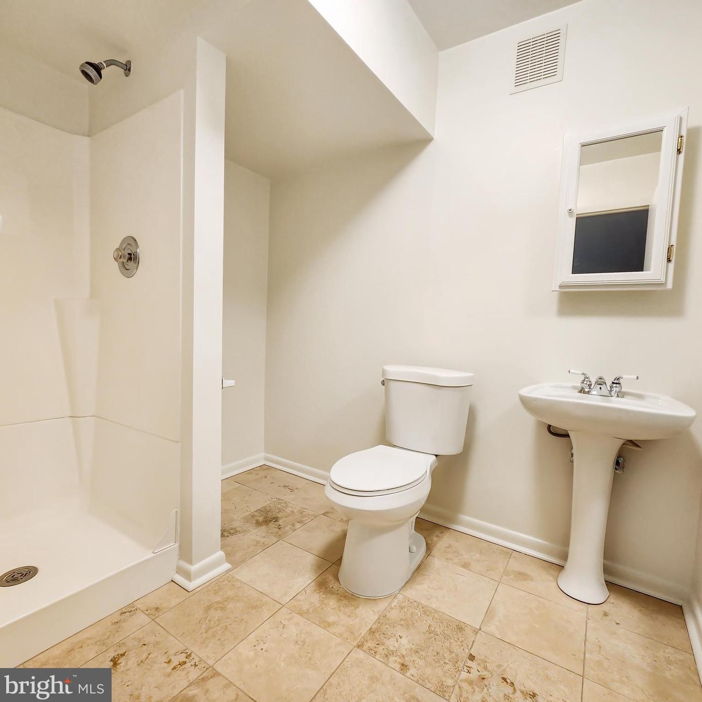 4355 Embassy Park Dr, Washington DC 20016-3608 exterior