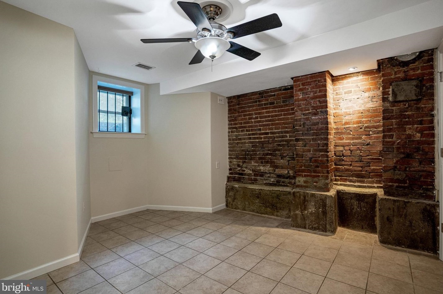 1736 U St Nw #a, Washington, DC 20009