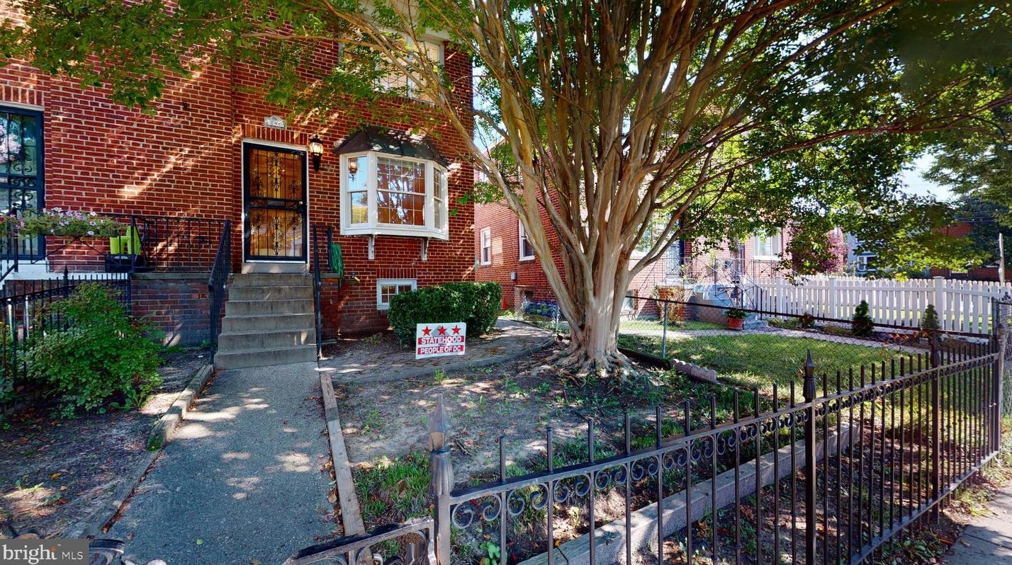 246 Nicholson St Ne, Washington, DC 20011