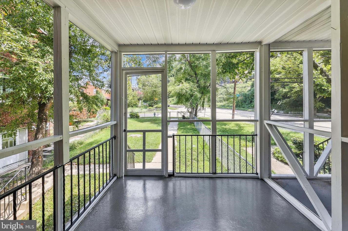 489 Burbank St Se, Washington, DC 20019