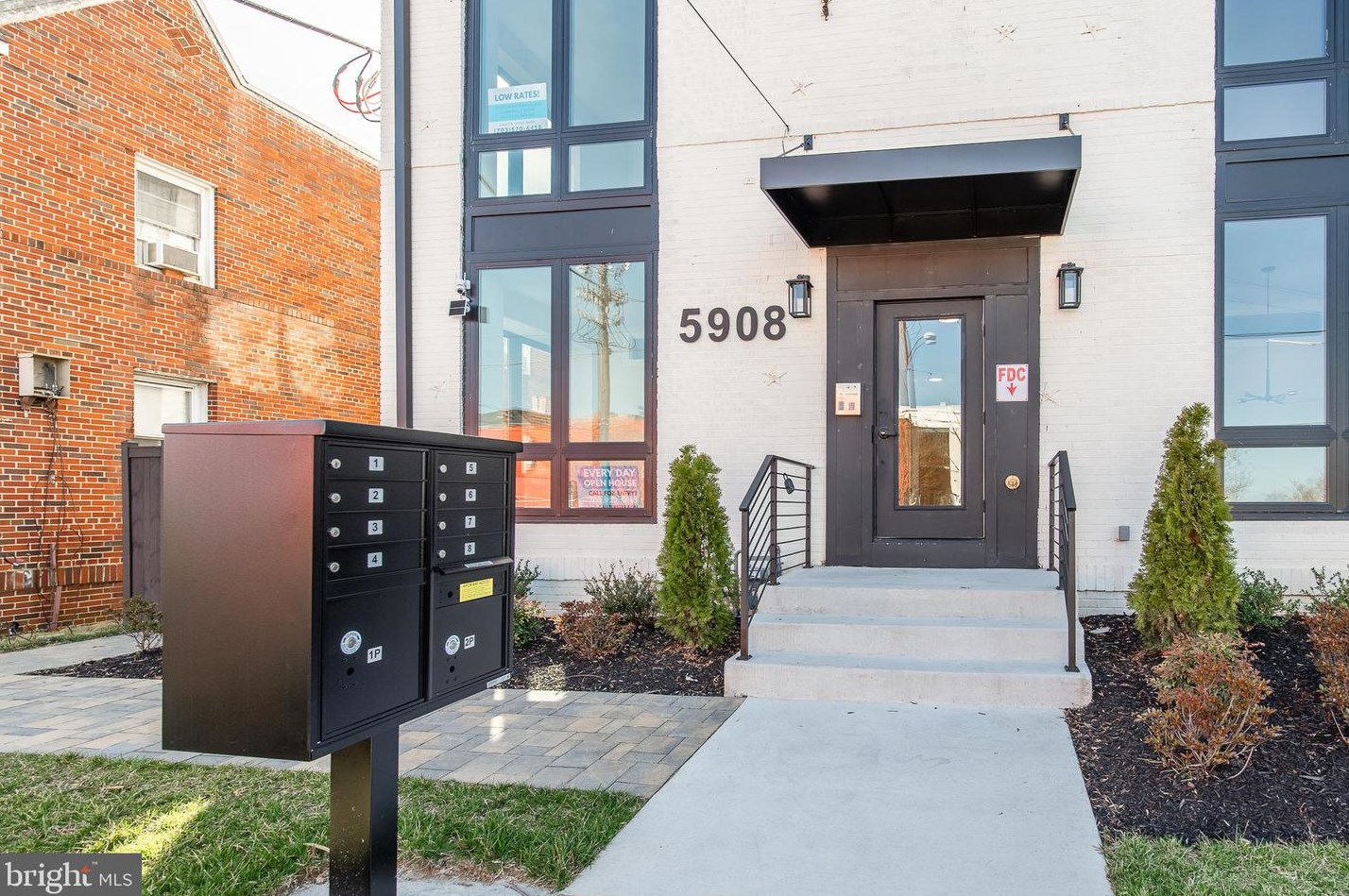 5908 9th St, Washington DC 20011-1951 exterior