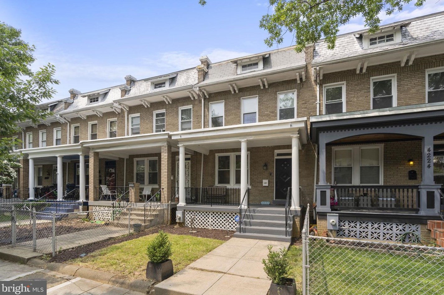4222 3rd St, Washington, DC 20011-4836