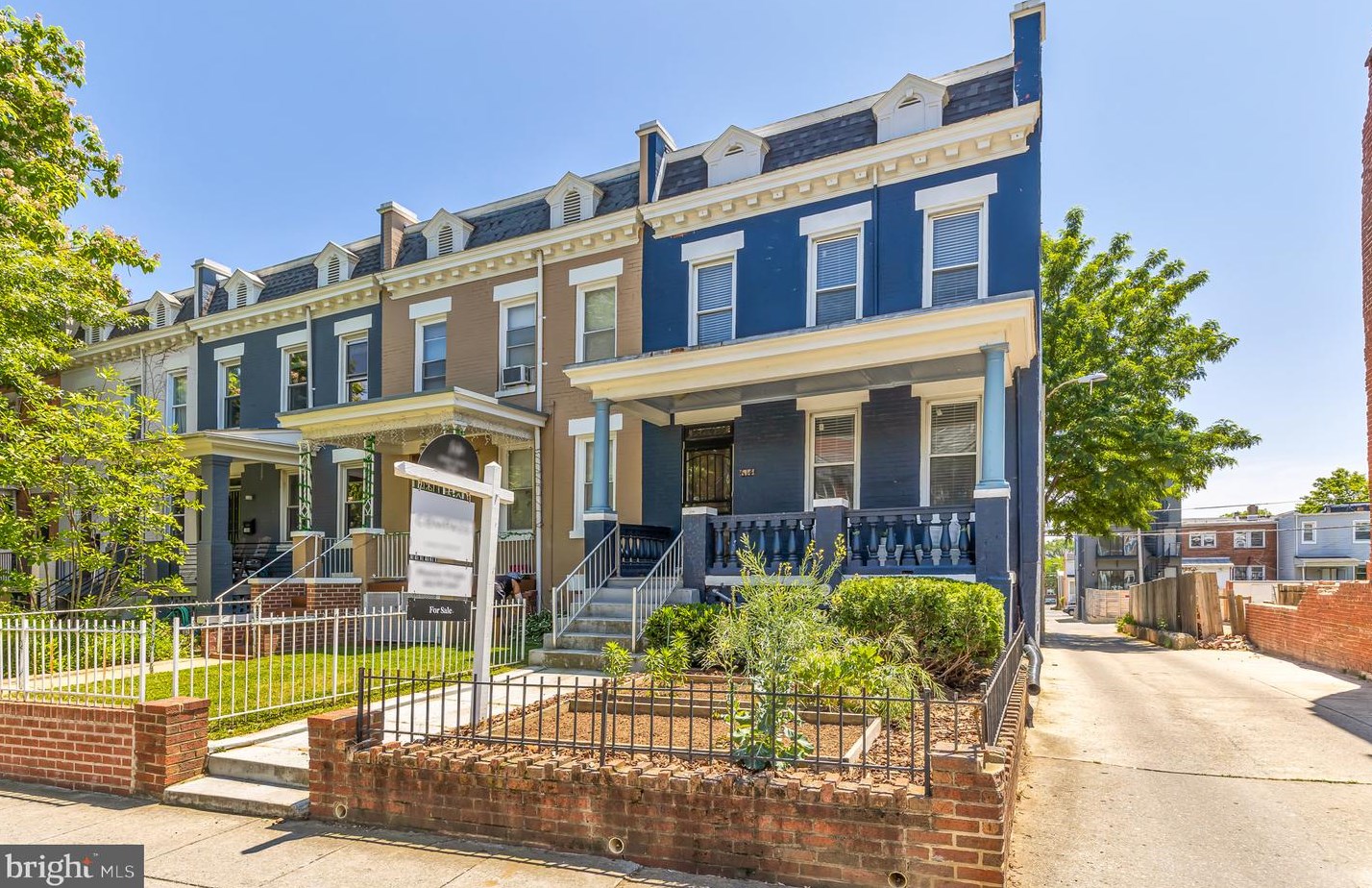 614 Kenyon St, Washington, DC 20010-2910