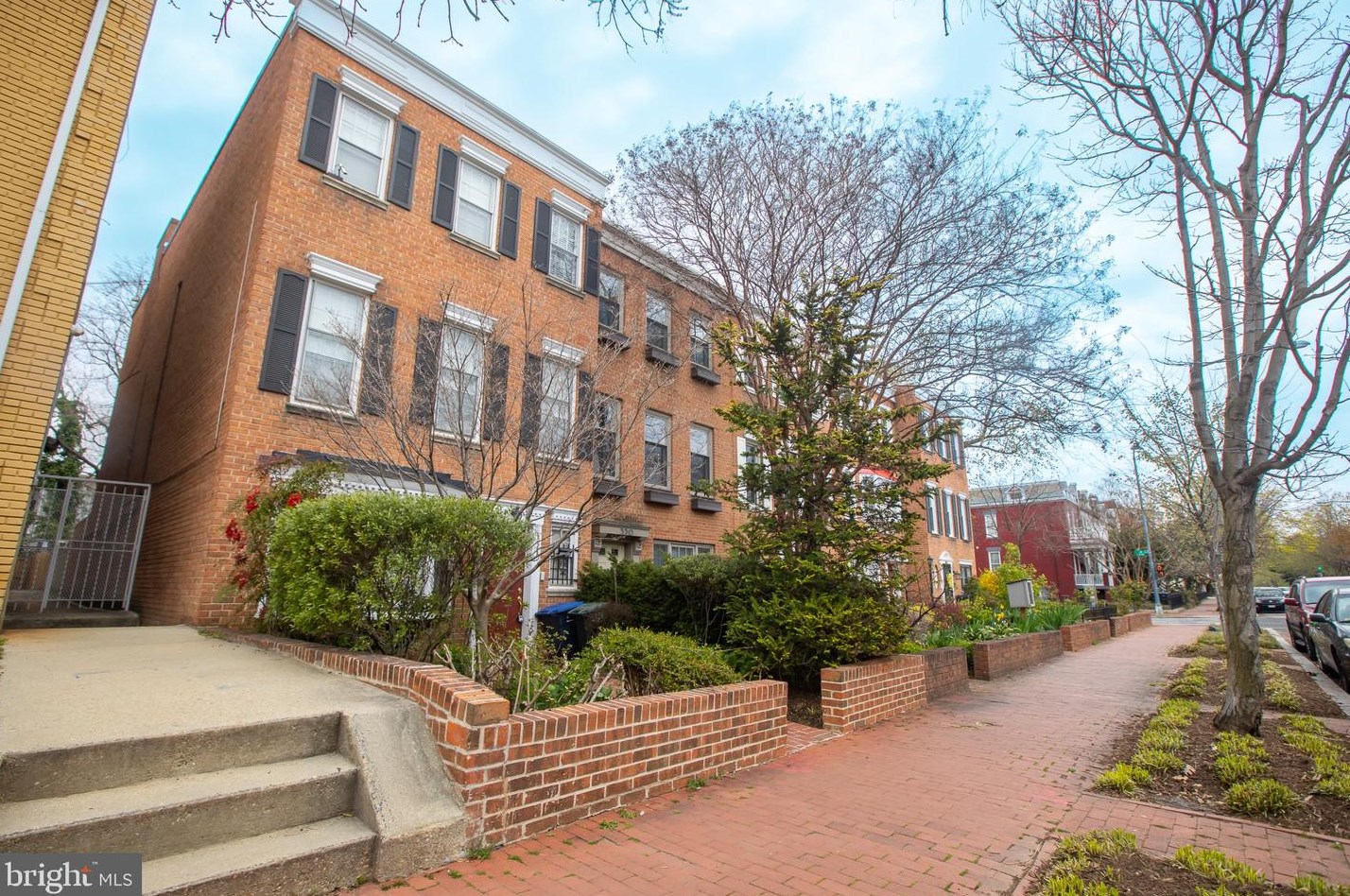 328 Constitution Ave Ne, Washington, DC 20002