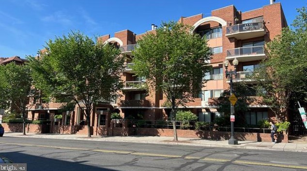 2320 Wisconsin Ave Nw #410, Washington, DC 20007