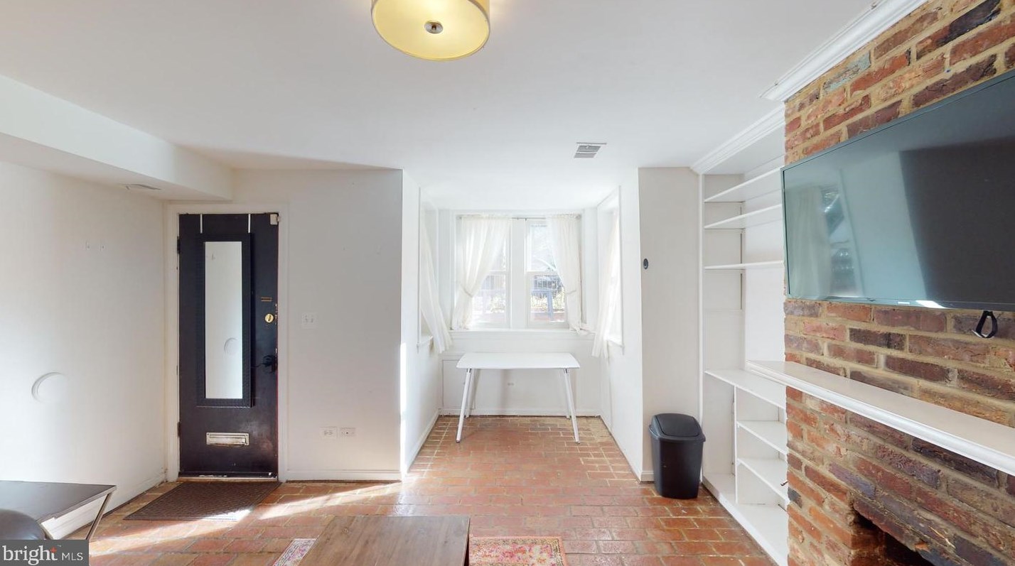 1002 Constitution Ave Ne, Washington, DC 20002