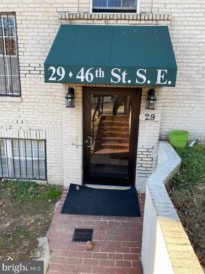 29 46th St Se #8, Washington, DC 20019