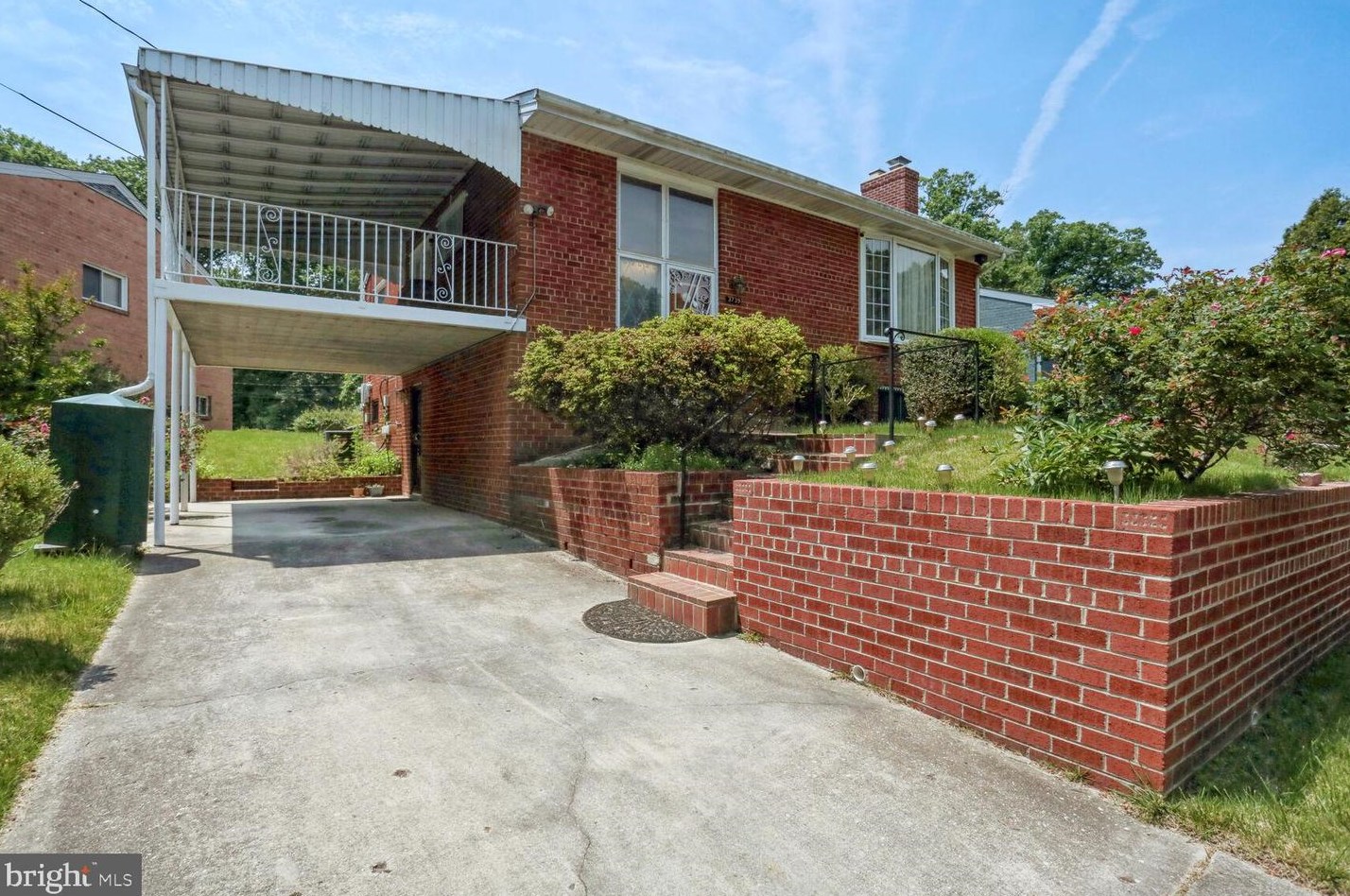 3739 O St, Washington, DC 20019-2907