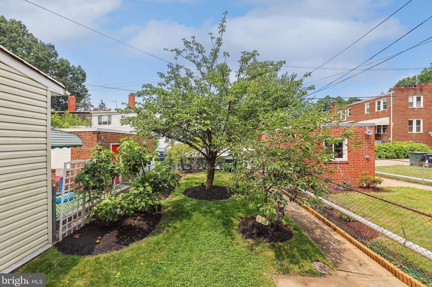 4116 10 St, Washington DC 20002-3719 exterior