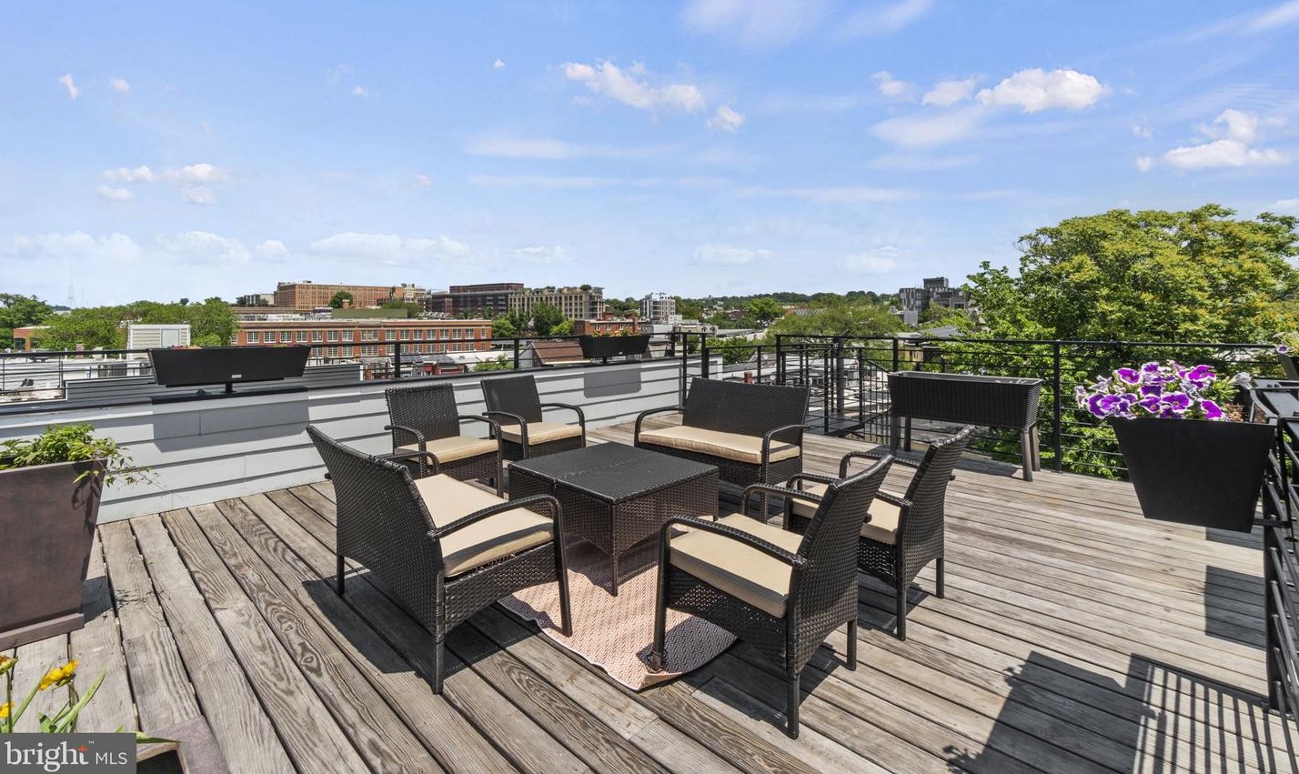 3561 10th St, Washington, DC 20010-1401