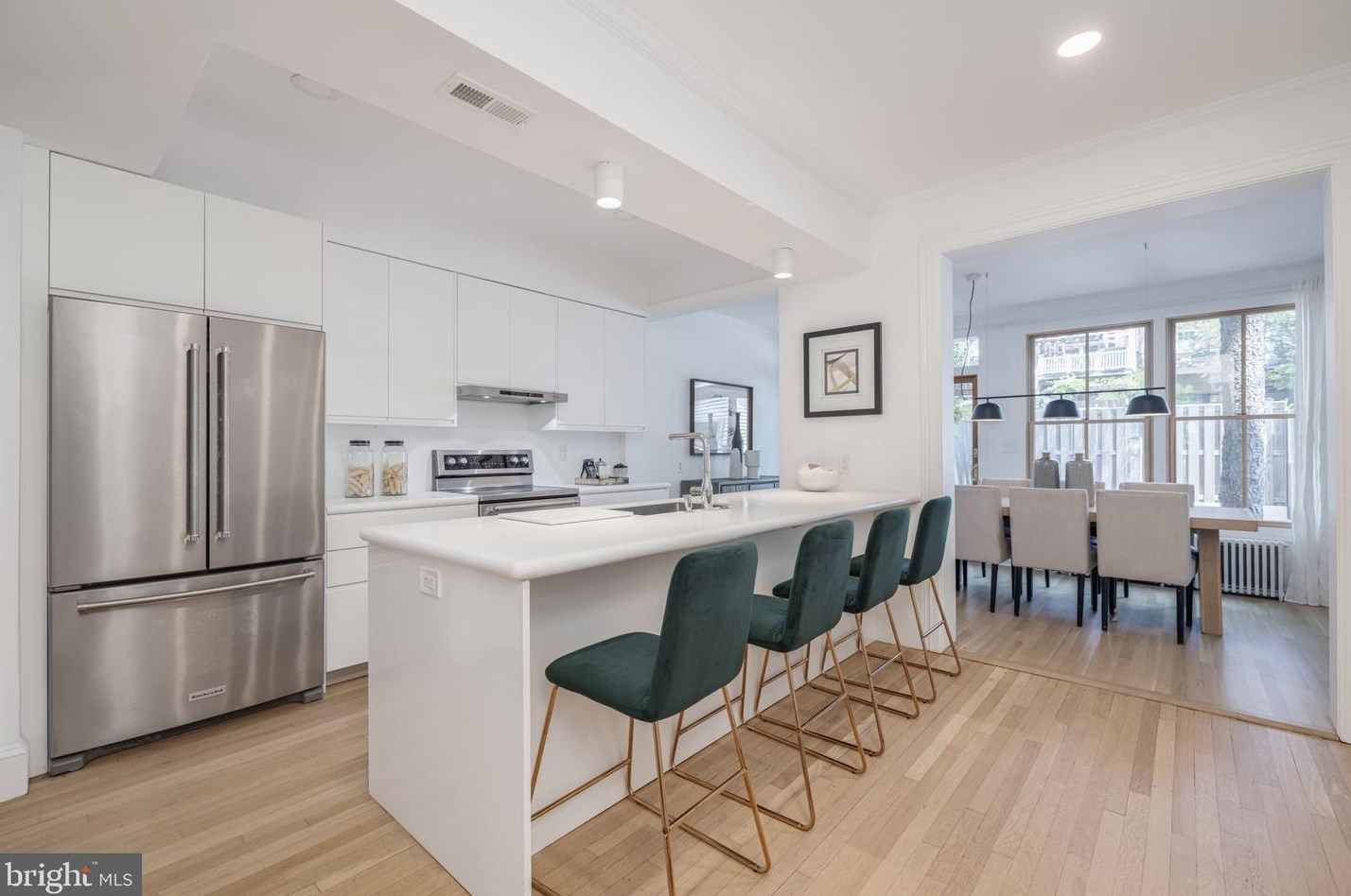 3843 Beecher St, Washington DC 20007-1802 exterior