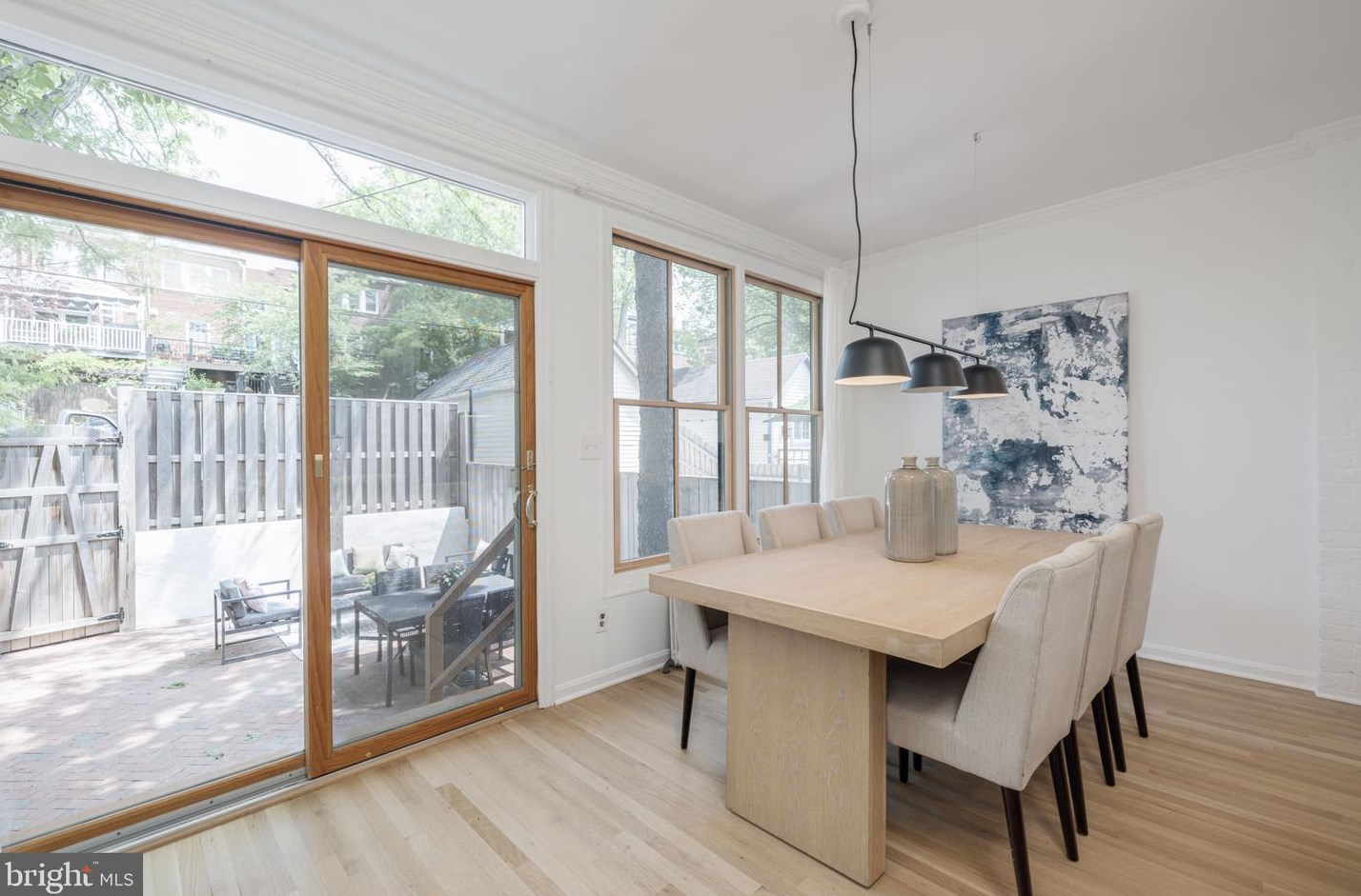 3843 Beecher St, Washington DC 20007-1802 exterior