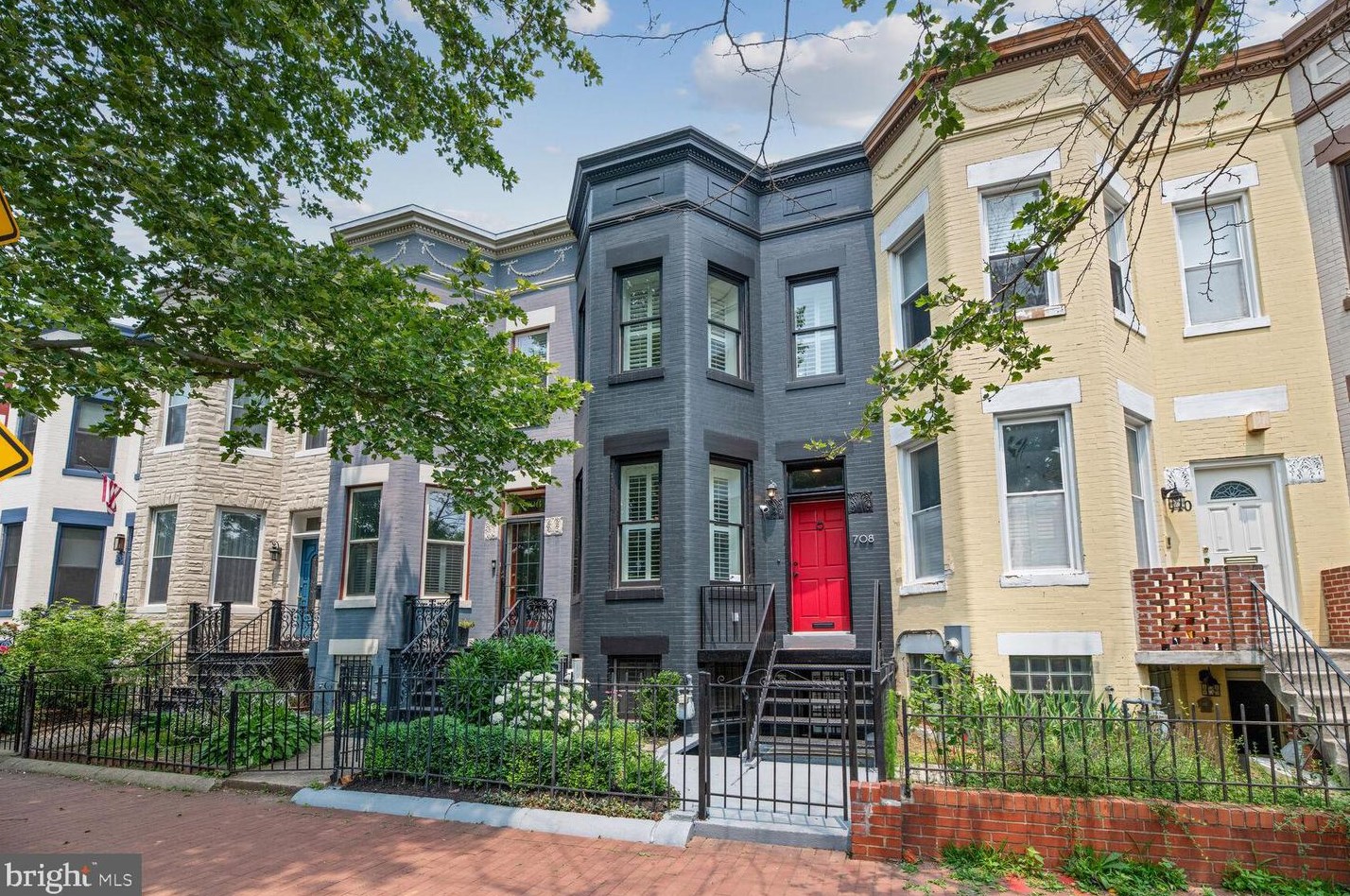 708 E St, Washington, DC 20002-2107