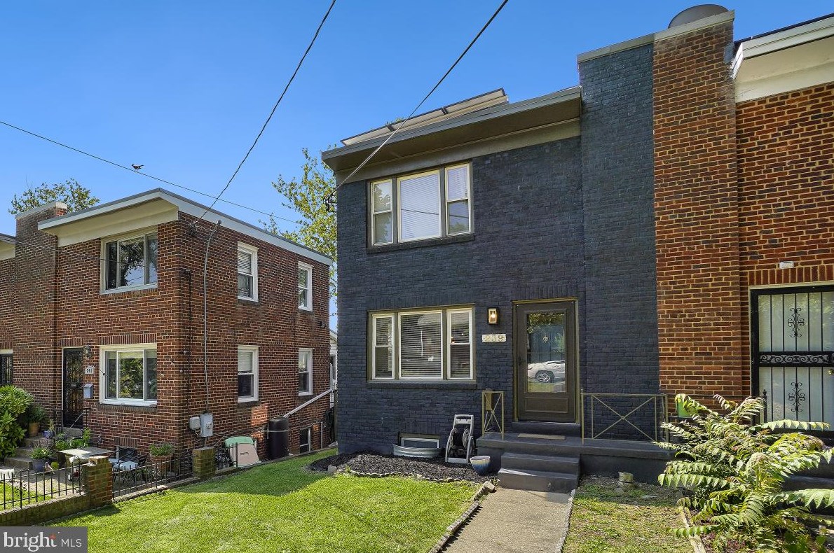 239 Oglethorpe St Ne, Washington, DC 20011